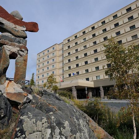 The Explorer Hotel Yellowknife Extérieur photo