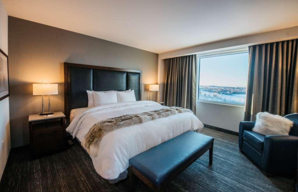 The Explorer Hotel Yellowknife Extérieur photo