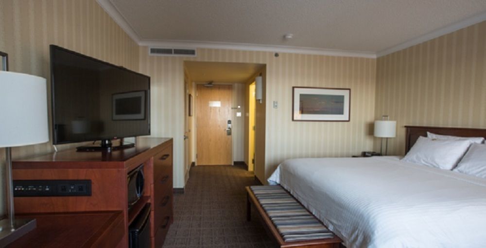 The Explorer Hotel Yellowknife Extérieur photo