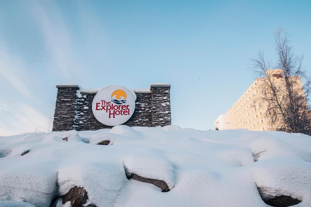 The Explorer Hotel Yellowknife Extérieur photo