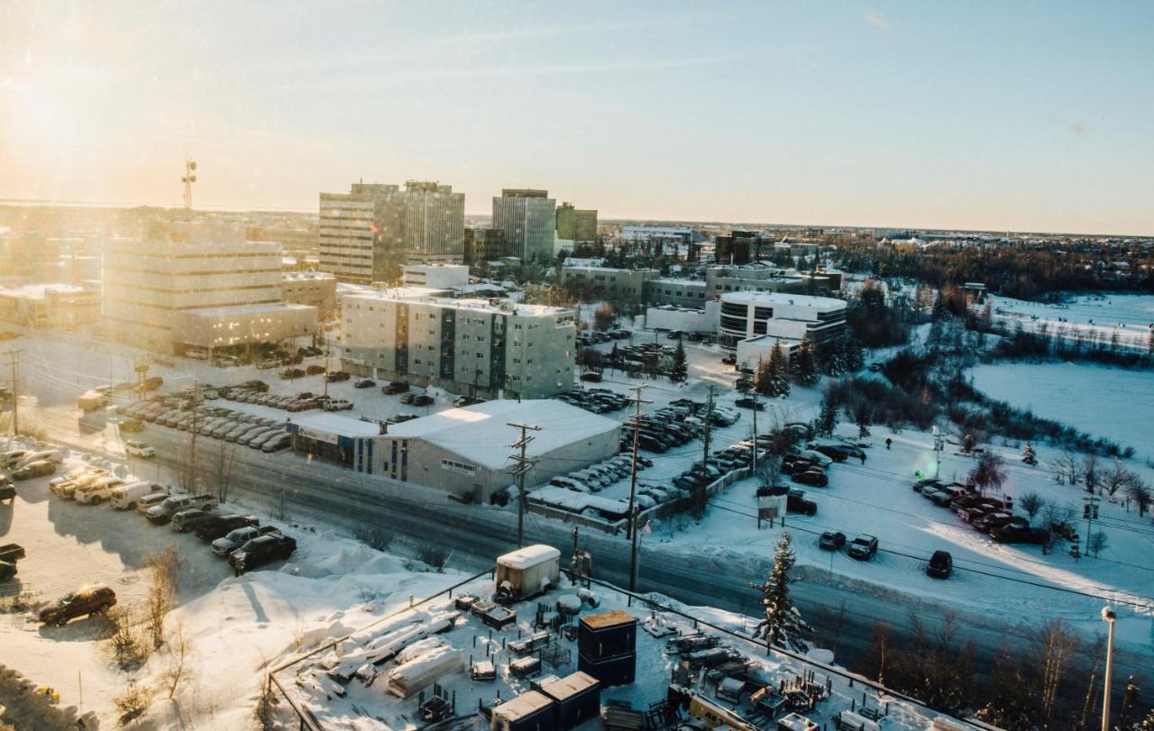 The Explorer Hotel Yellowknife Extérieur photo
